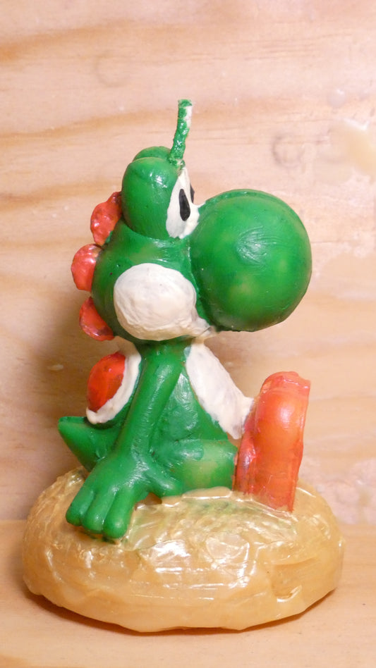 Espelma inspirada en el Yoshi