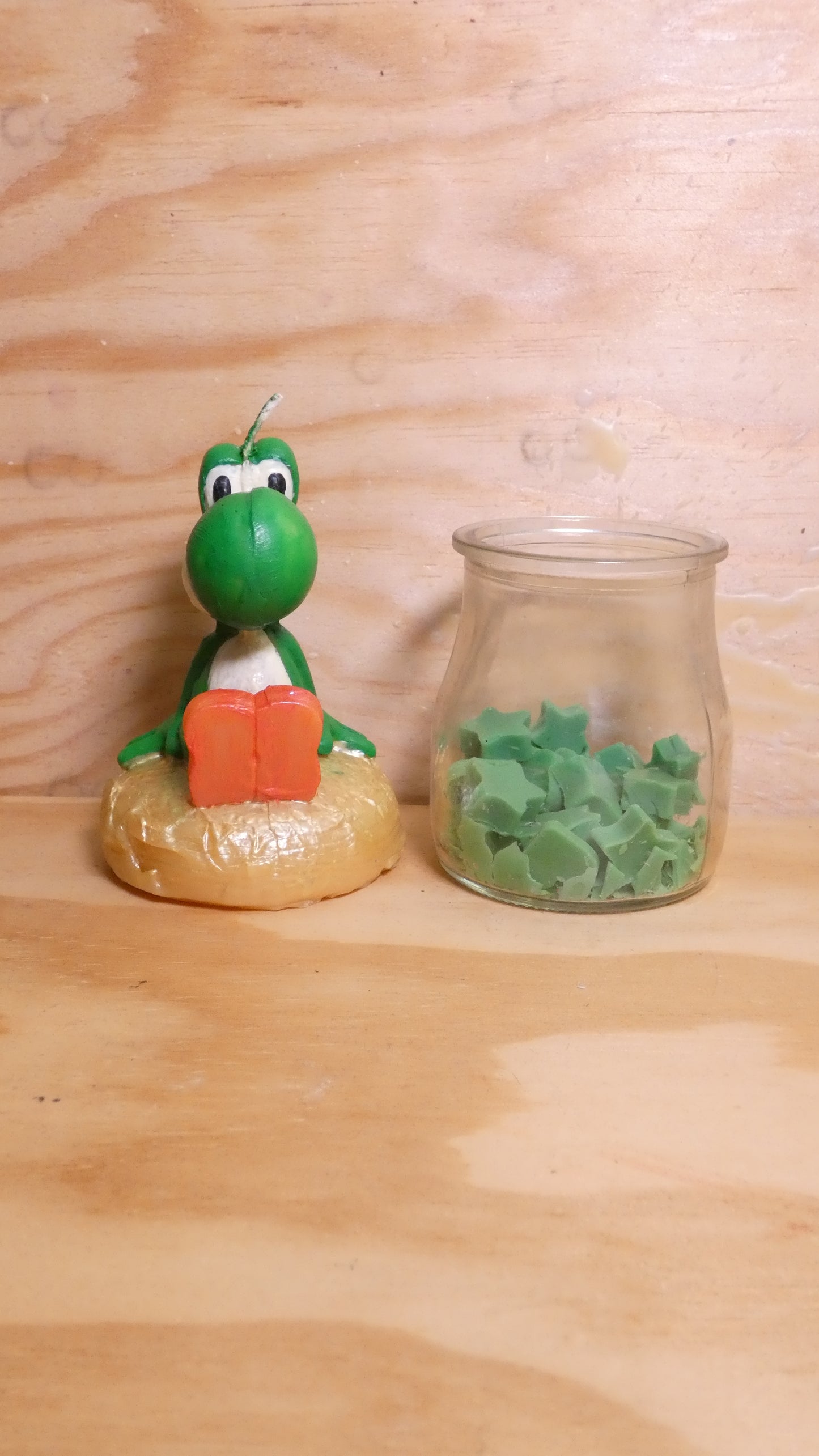 Espelma inspirada en el Yoshi