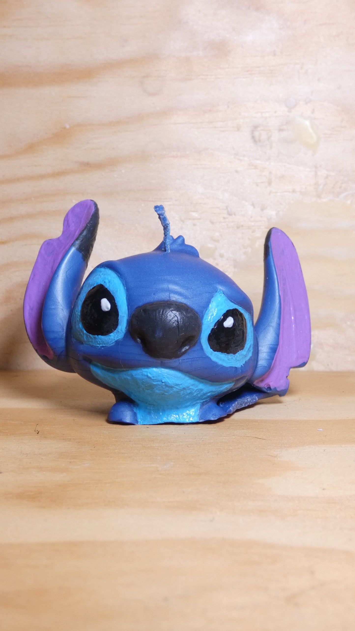 Espelma inspirada en l'Stitch