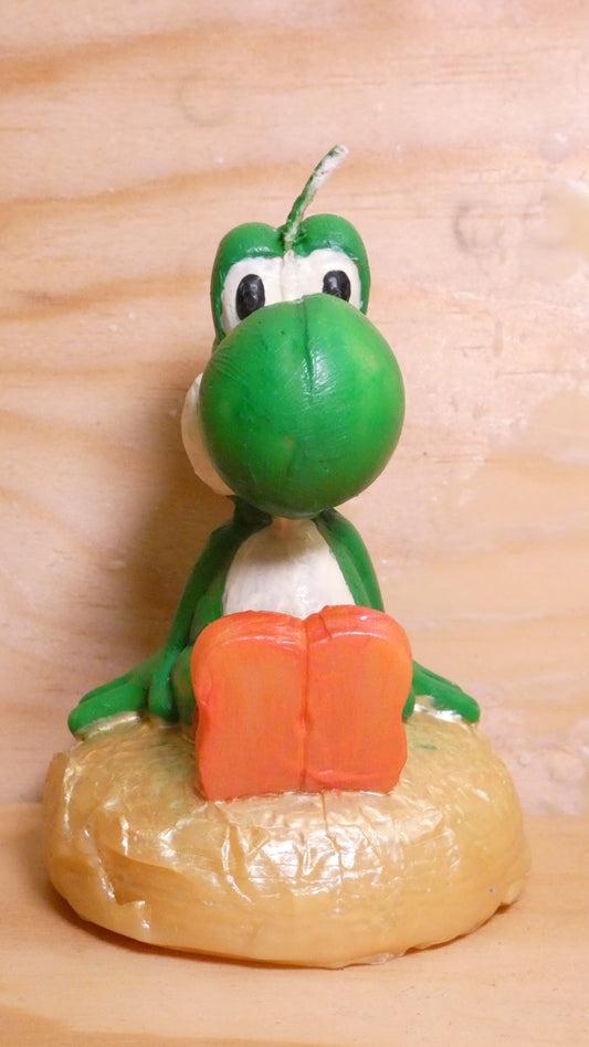 Espelma inspirada en el Yoshi