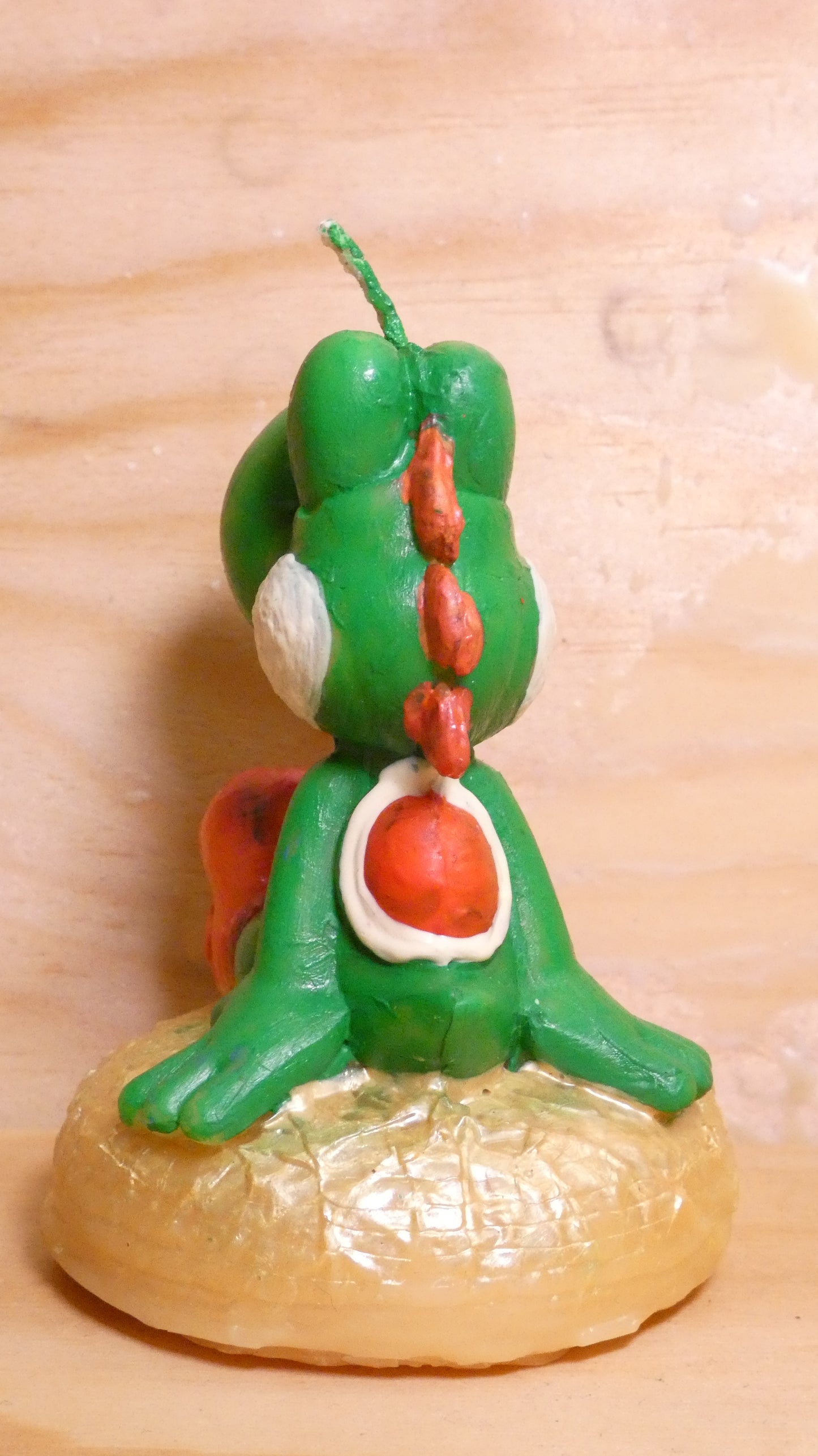 Espelma inspirada en el Yoshi